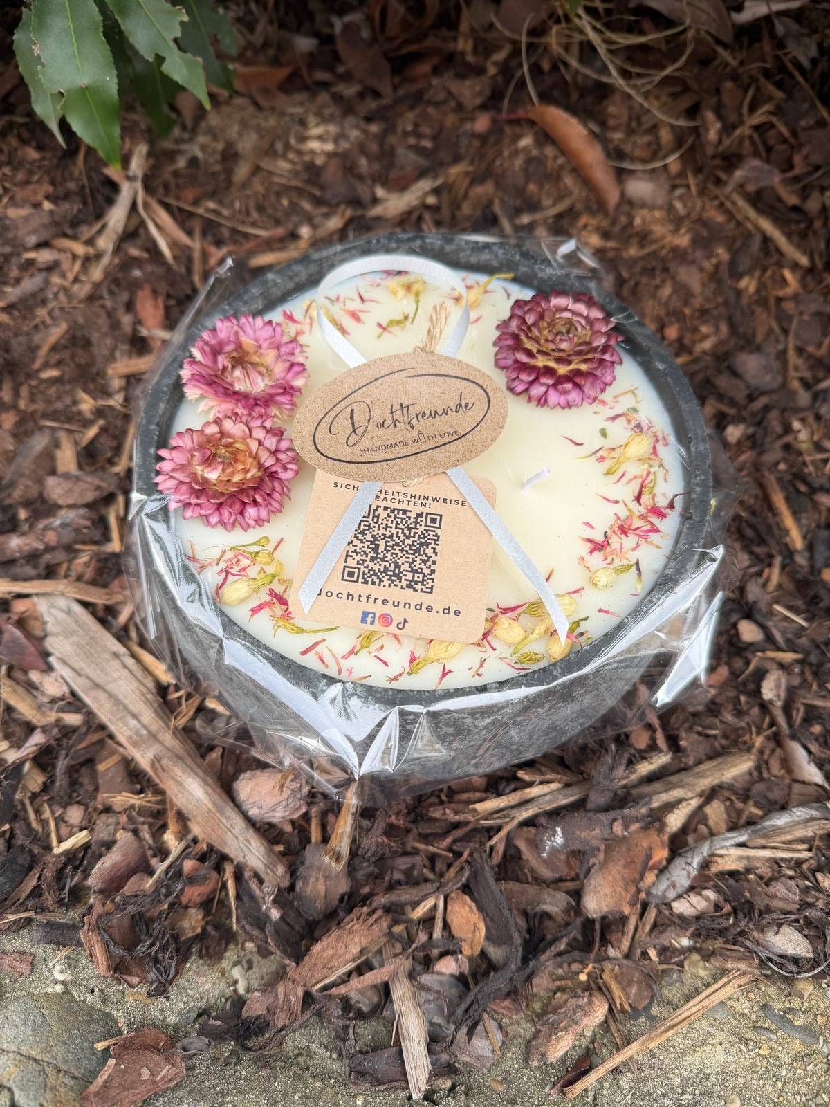 XL Betonkerze "Big Bloom – handmade von DochtFreunde (Bild 7)