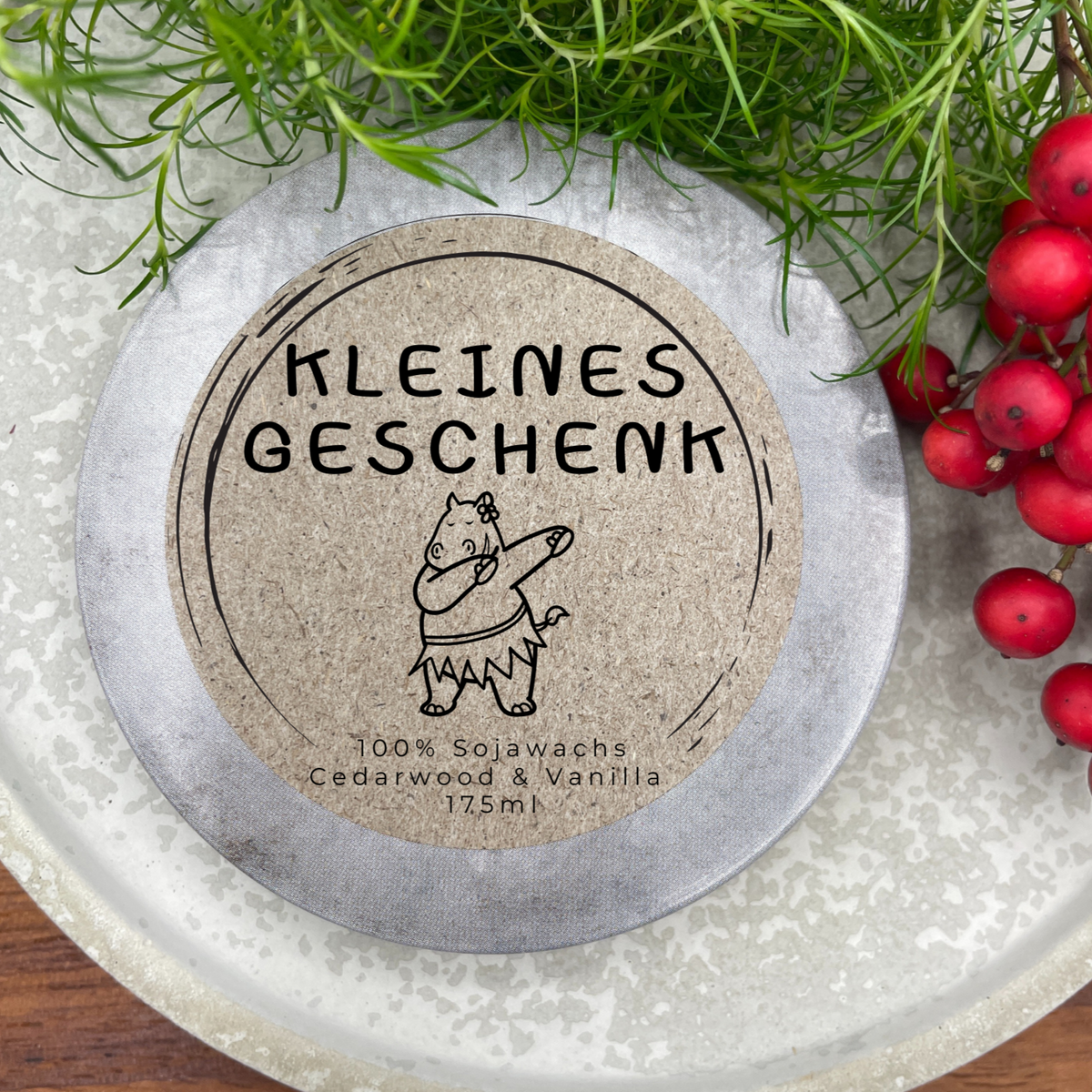 Kleines Geschenk - lustiges tanzendes Nilpferd - kreative PREMIUM Duftkerze aus – handmade von DochtFreunde (Bild 2)