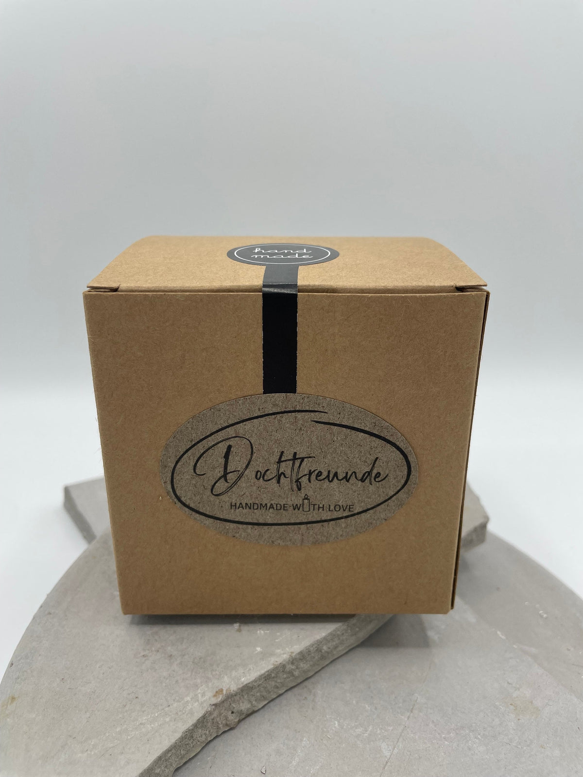 Produktdetail der personalisierten Duftkerze – handmade von DochtFreunde